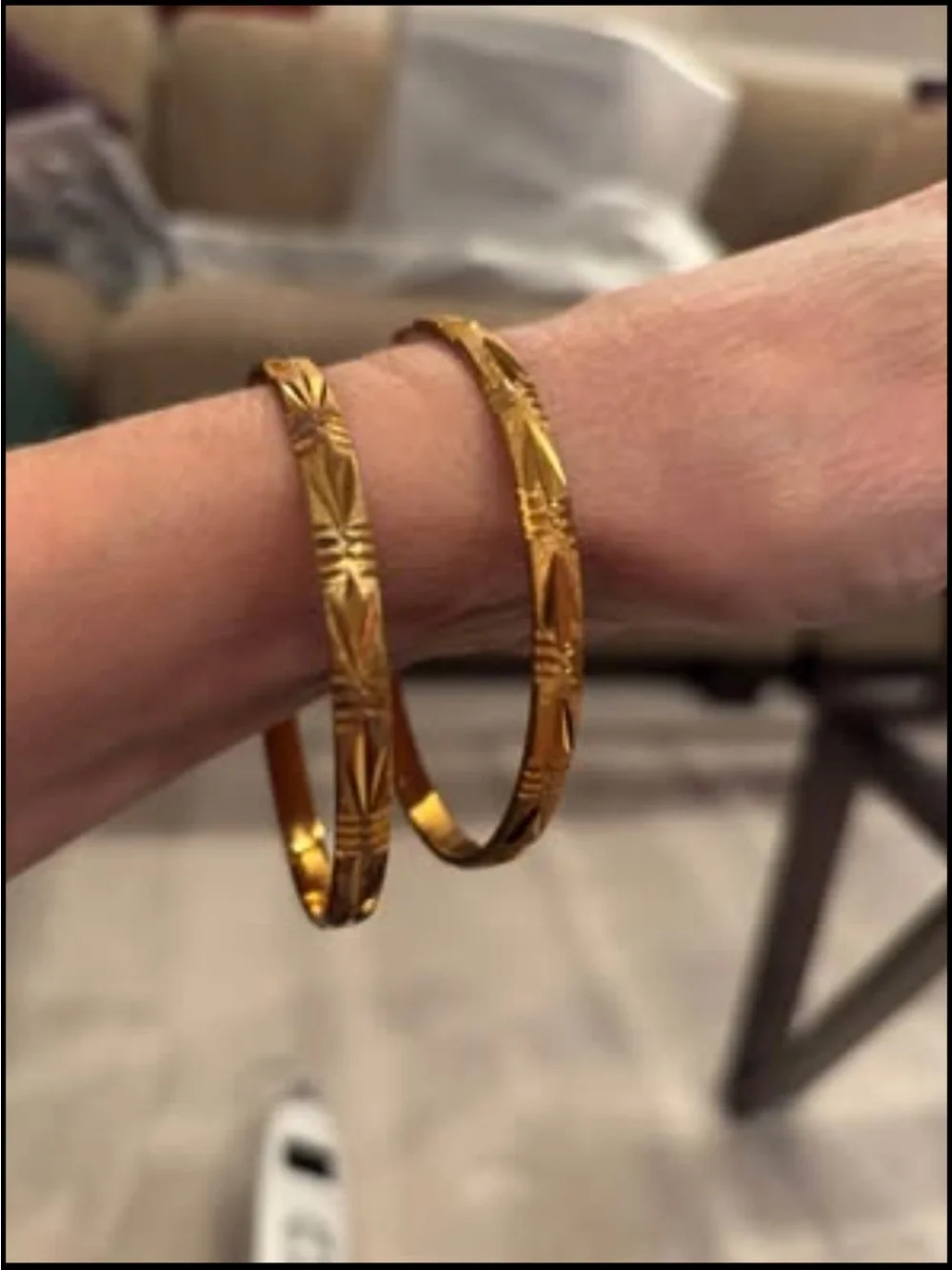 STUNNING VINTAGE ETCHED GOLD TONE BANGLE BRACELET.  Set Of 2.